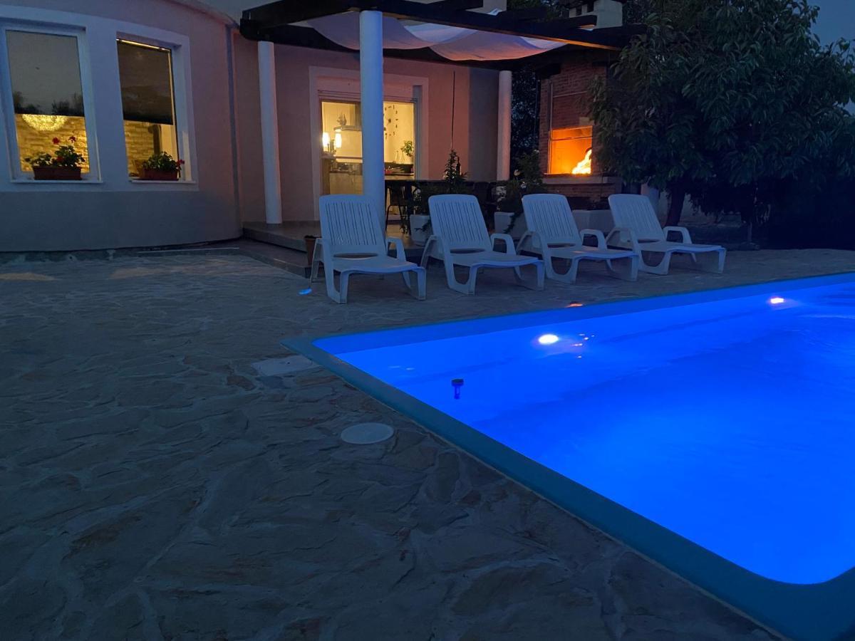 Villa Bubica- Cozy Holiday Home In Rural Area With Pool Stankovci  Esterno foto