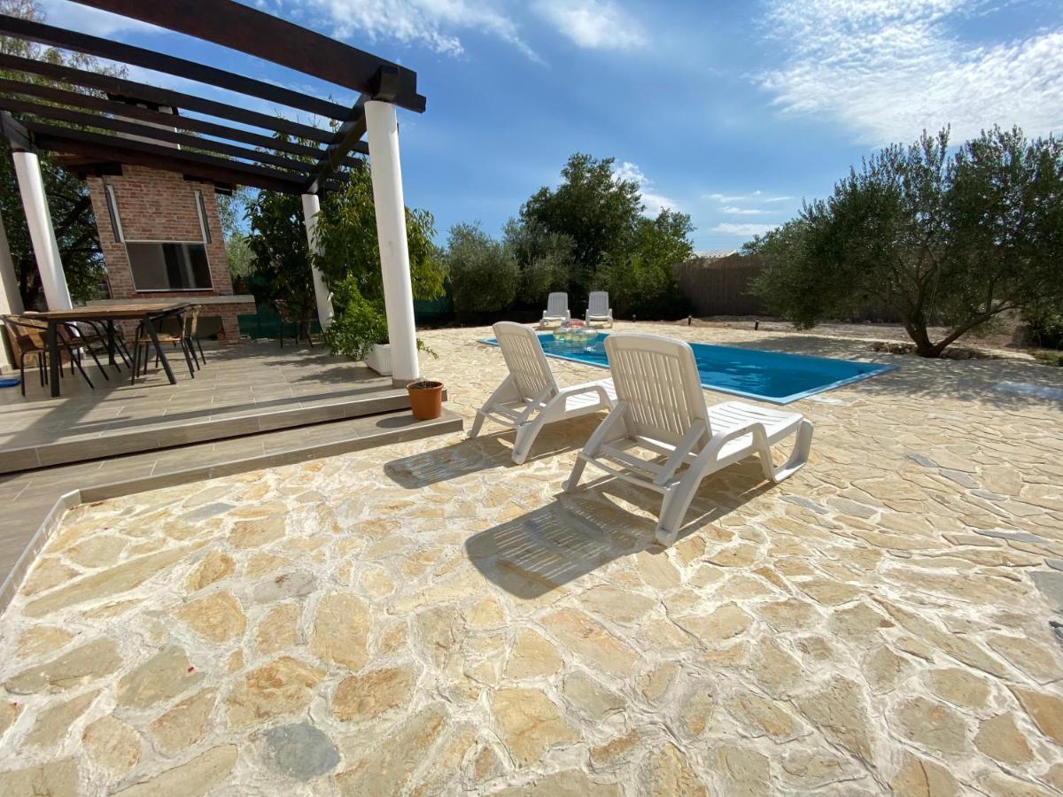 Villa Bubica- Cozy Holiday Home In Rural Area With Pool Stankovci  Esterno foto