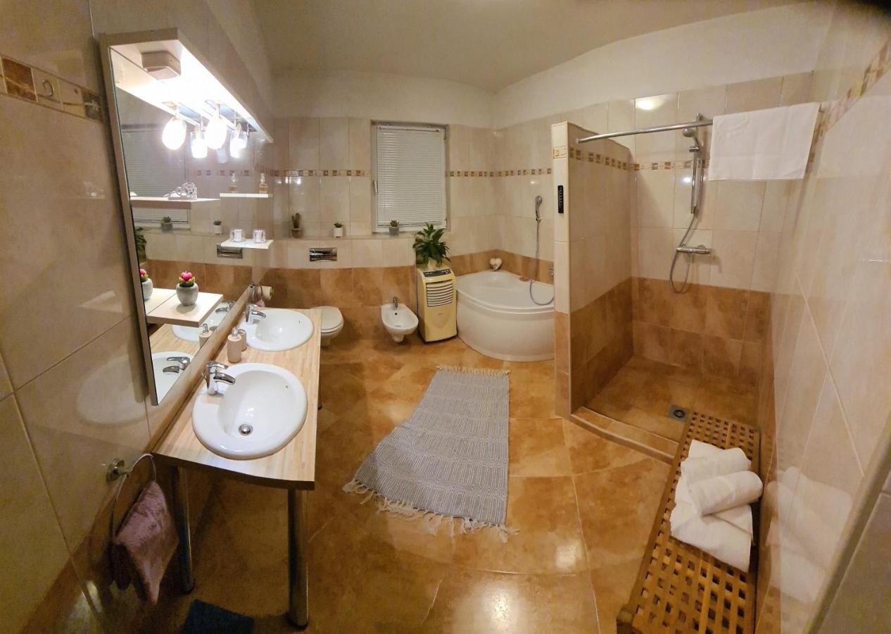 Villa Bubica- Cozy Holiday Home In Rural Area With Pool Stankovci  Esterno foto